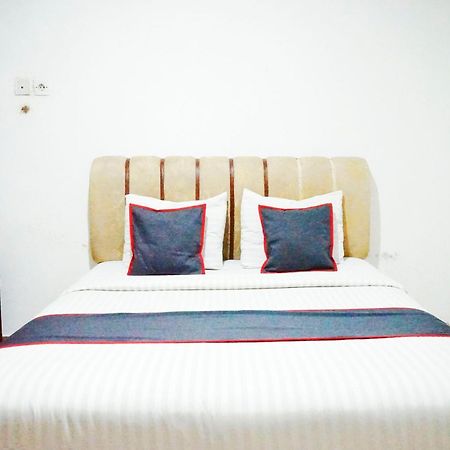 Hotel O Padang City Center Near Pantai Padang Formerly Hotel Siti Nurbaya Εξωτερικό φωτογραφία