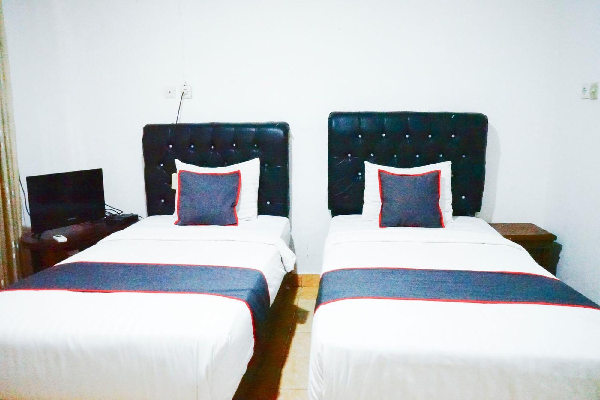 Hotel O Padang City Center Near Pantai Padang Formerly Hotel Siti Nurbaya Εξωτερικό φωτογραφία