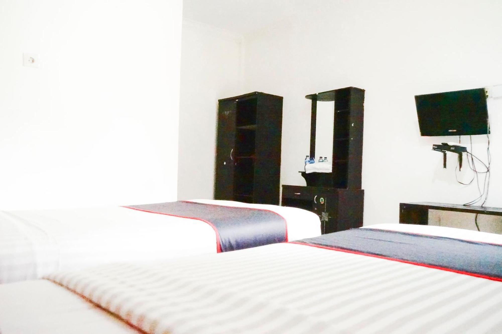 Hotel O Padang City Center Near Pantai Padang Formerly Hotel Siti Nurbaya Εξωτερικό φωτογραφία